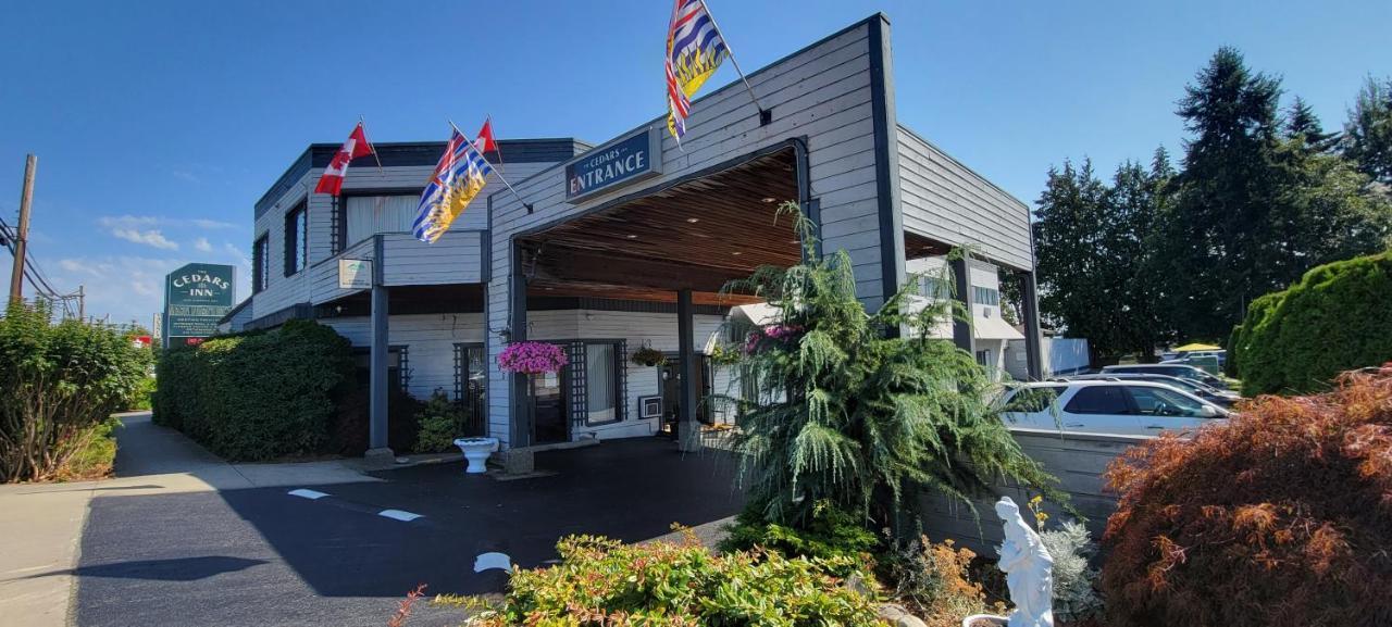 The Cedars Inn Hotel & Convention Centre Gibsons Extérieur photo