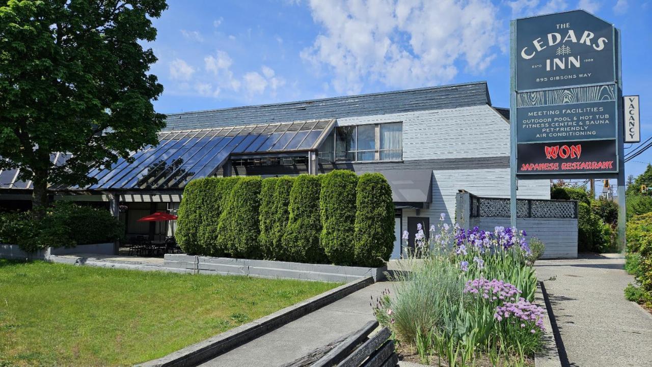 The Cedars Inn Hotel & Convention Centre Gibsons Extérieur photo
